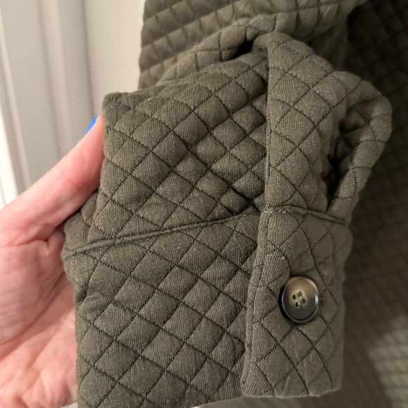 Women’s Quilted Design Olive Green Shacket, size XL - Picture 5 of 8